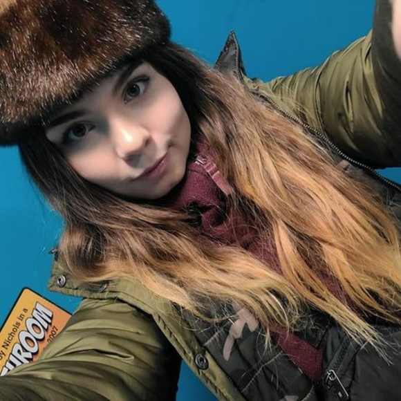 Meet your Posher, Renée - Picture 1 of 1